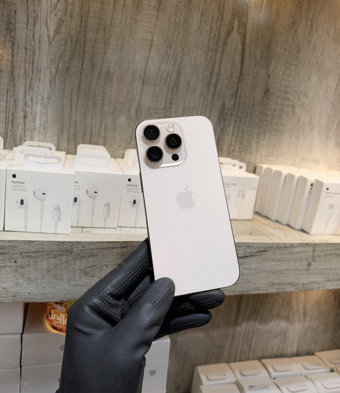 iPhone 16 Pro